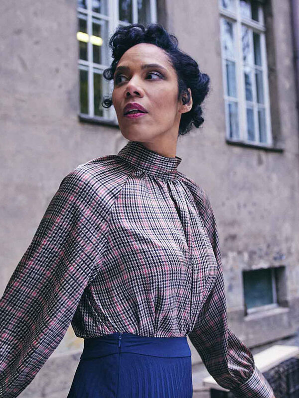 LARA-SOPHIE MILAGRO © NILS SCHWARZ